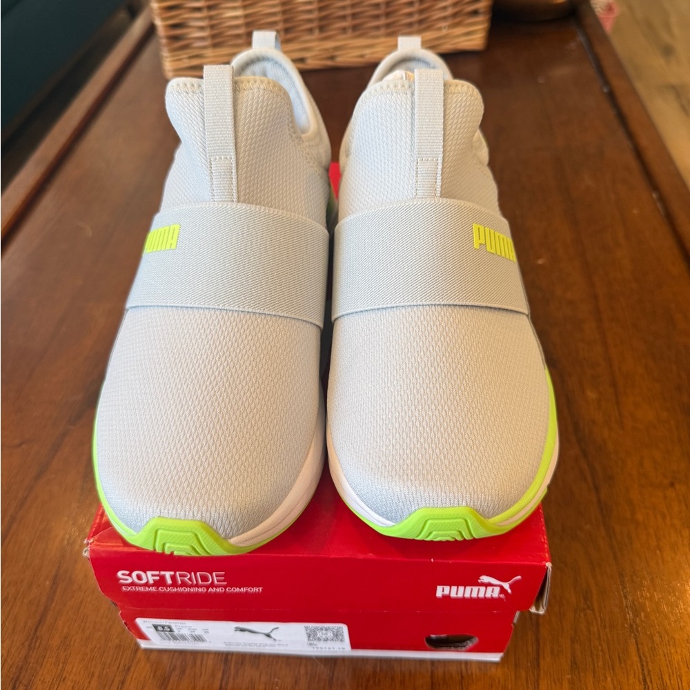 Puma Womens Sofia Slip-On Sneakers in Light Grey 8.5